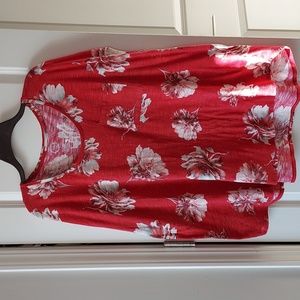 24/7 Maurices short sleeve top red w/flower print 2